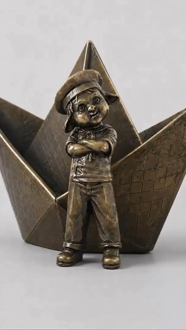 Скульптура «Витя-морячок» — хомлин в Калининграде