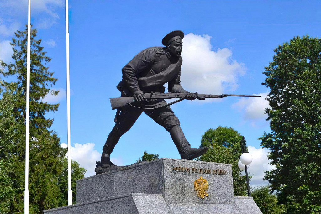 Памятник «Штыковая атака»