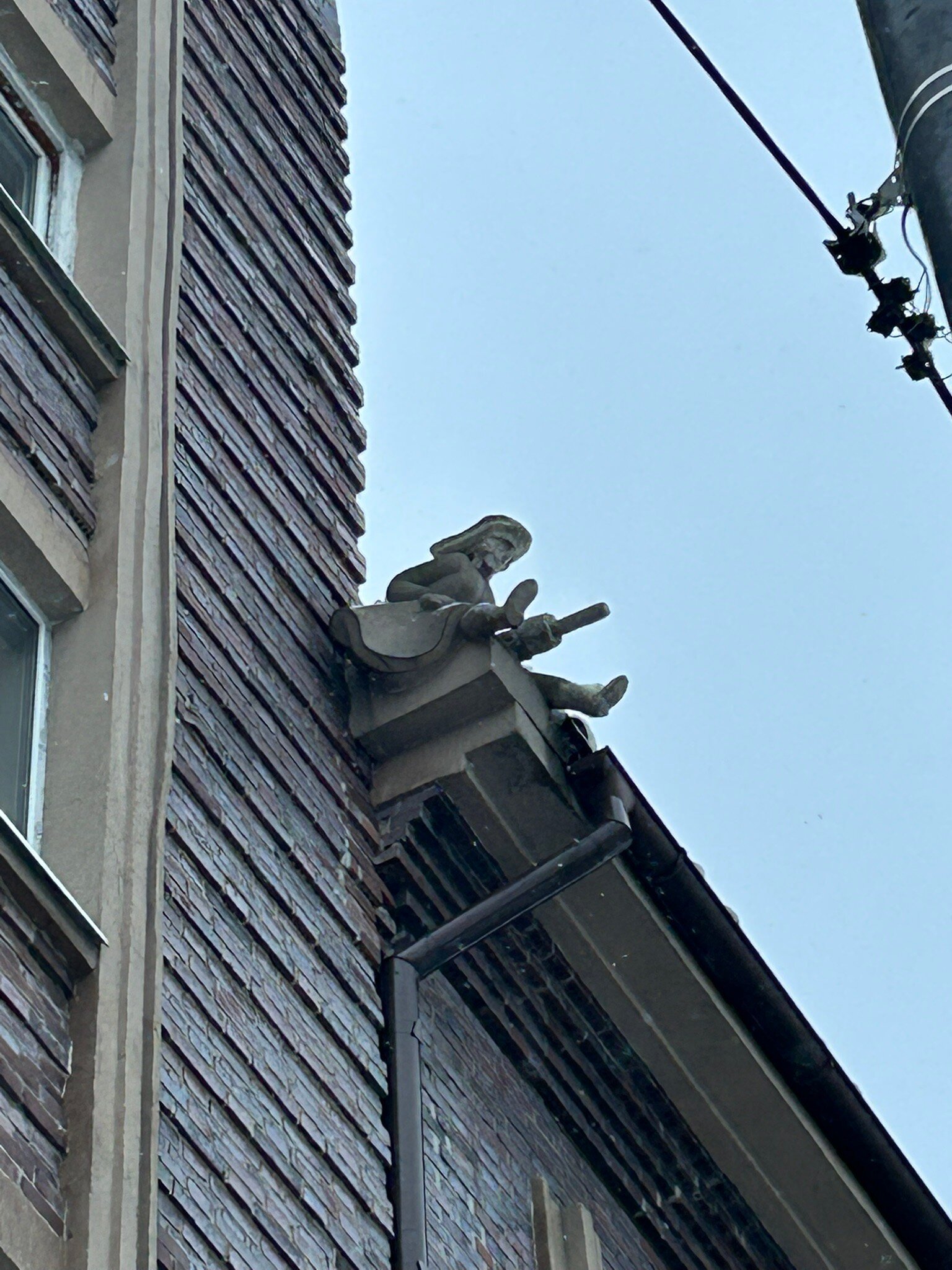 Скульптура «Ведьма с башни»