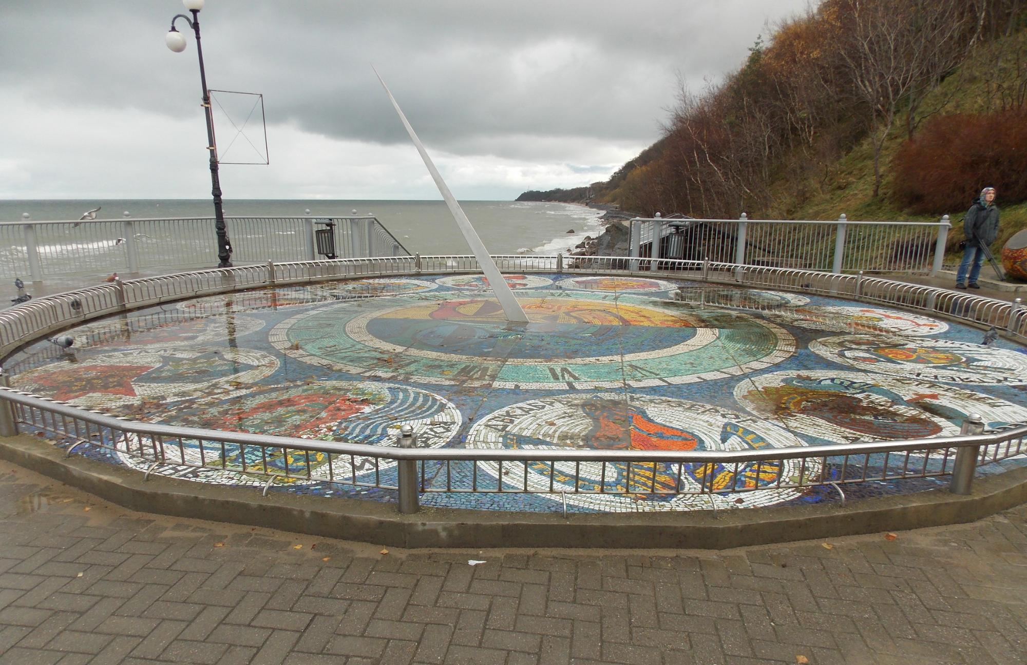 Солнечные часы «Зодиак»