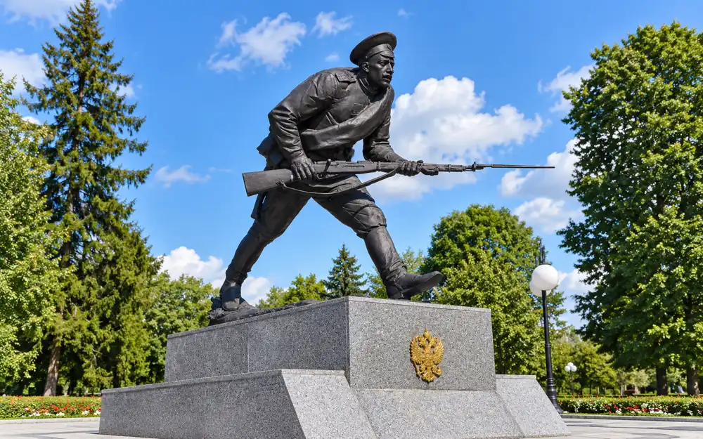 Памятник «Штыковая атака»